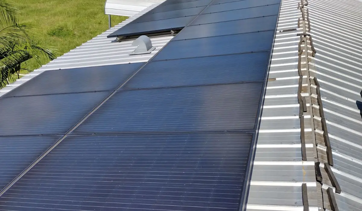 solar panels installed on mobile home 